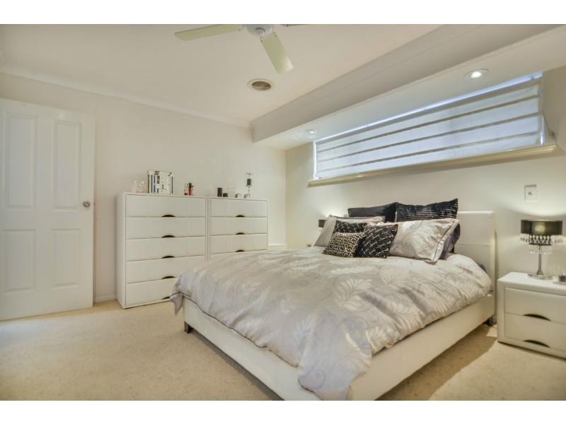 8 Fowler Row, Leeming WA 6149