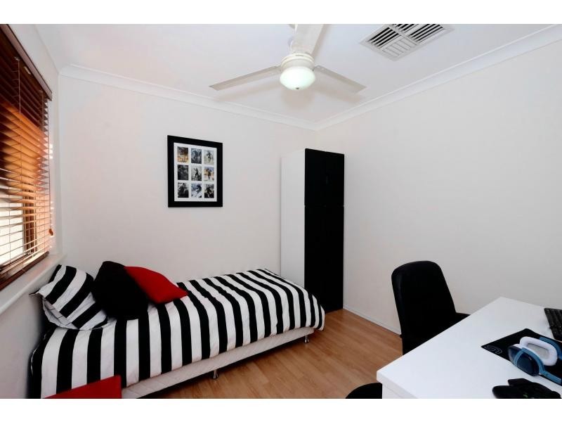 8 Fowler Row, Leeming WA 6149