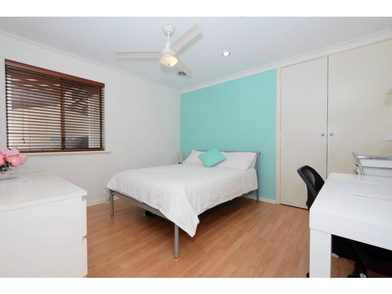 8 Fowler Row, Leeming WA 6149