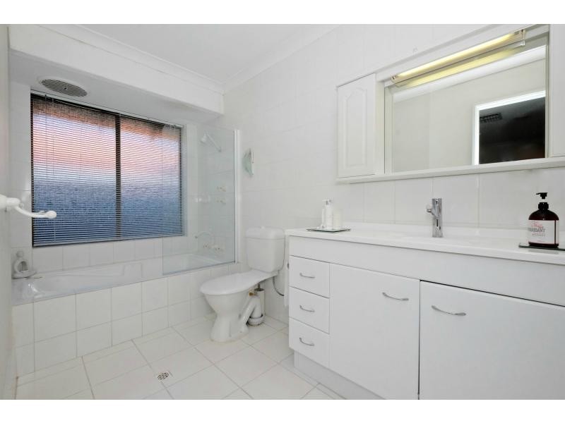 8 Fowler Row, Leeming WA 6149