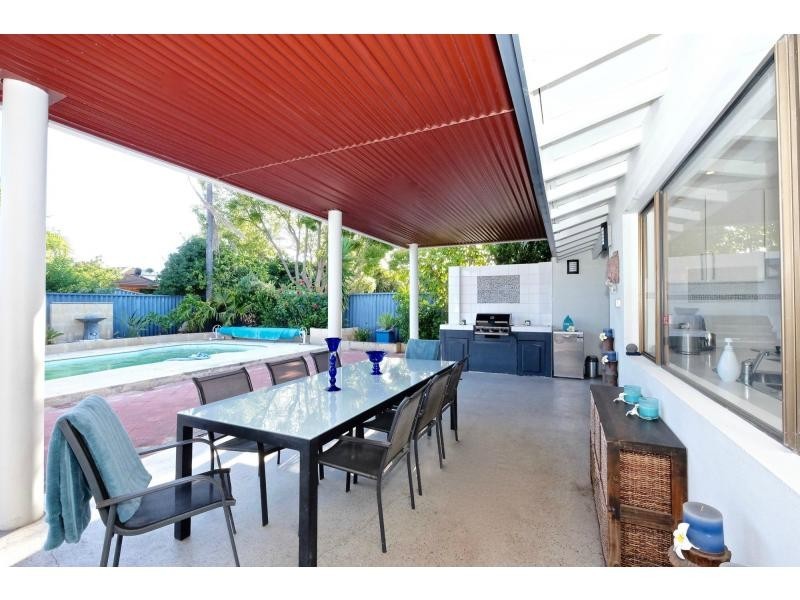 8 Fowler Row, Leeming WA 6149