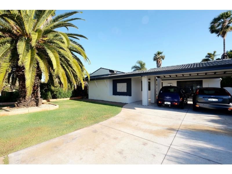 8 Fowler Row, Leeming WA 6149