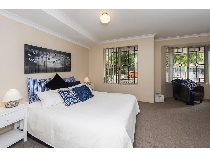 12 Woodhouse Circuit, Canning Vale WA 6155