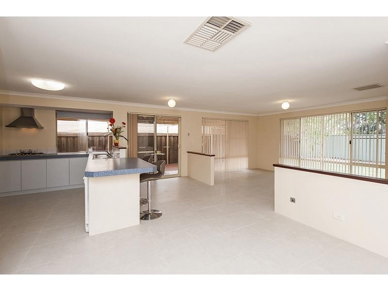 12 Woodhouse Circuit, Canning Vale WA 6155