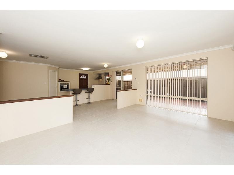 12 Woodhouse Circuit, Canning Vale WA 6155
