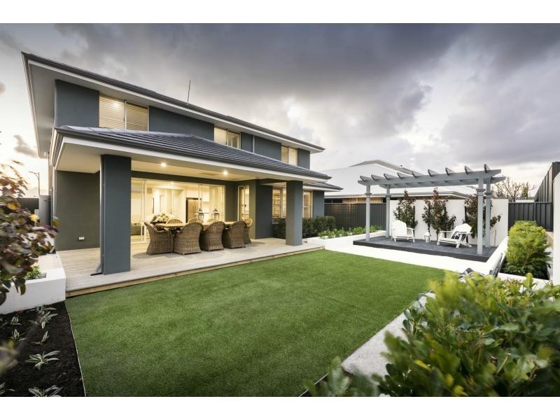 31 Midsummer Avenue, Jindalee WA 6036