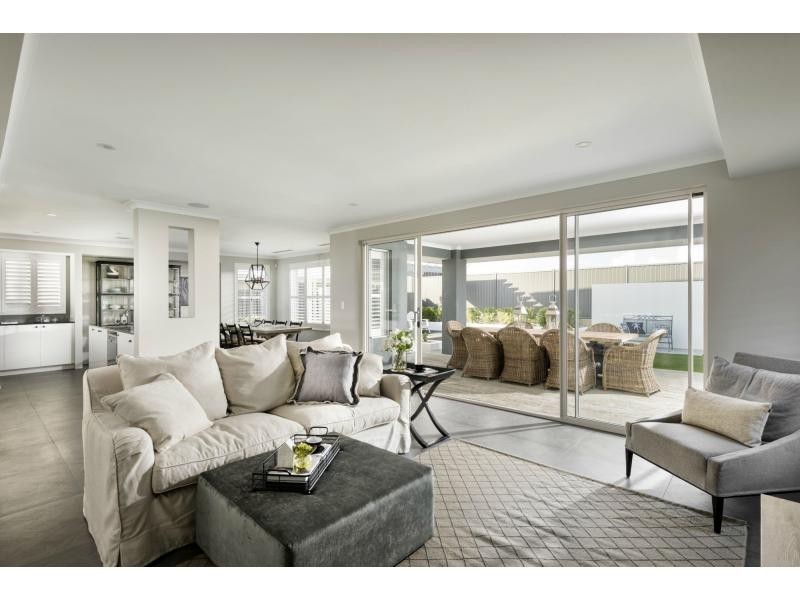 31 Midsummer Avenue, Jindalee WA 6036