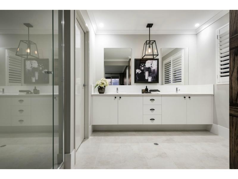 31 Midsummer Avenue, Jindalee WA 6036