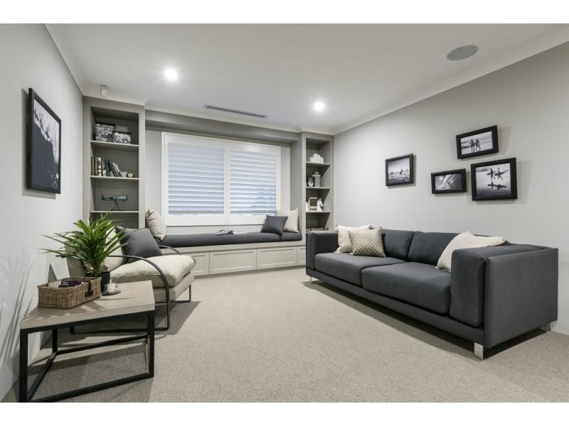 31 Midsummer Avenue, Jindalee WA 6036