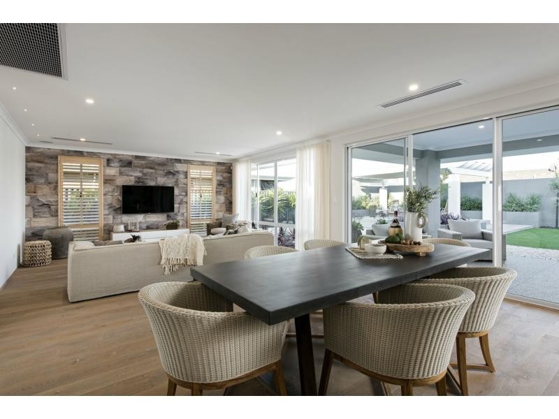 52 Sumich Gardens, Coogee WA 6166