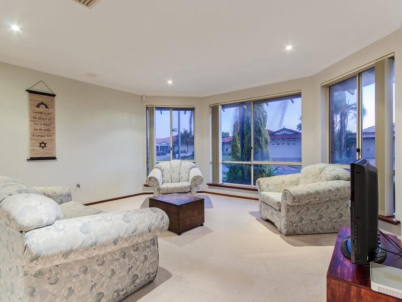 22 Fathom Ramble, Waikiki WA 6169