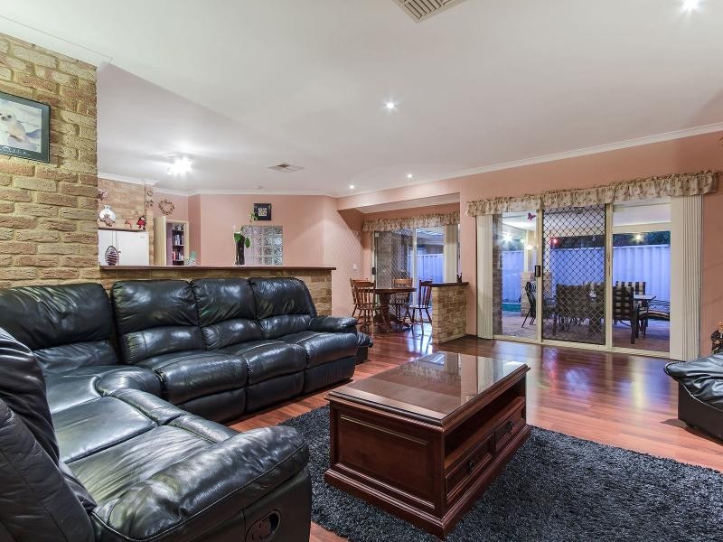 22 Fathom Ramble, Waikiki WA 6169