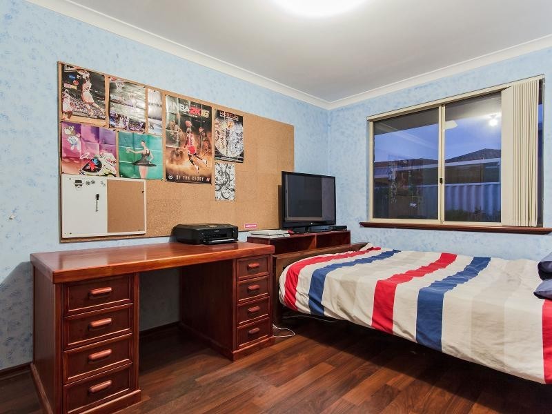 22 Fathom Ramble, Waikiki WA 6169