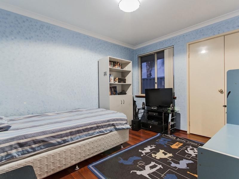 22 Fathom Ramble, Waikiki WA 6169