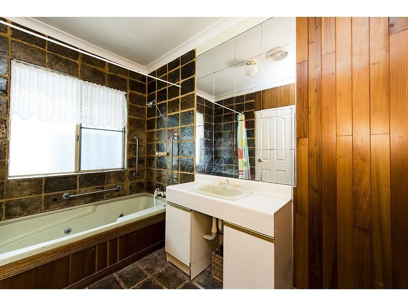 6 Reef Place, Safety Bay WA 6169