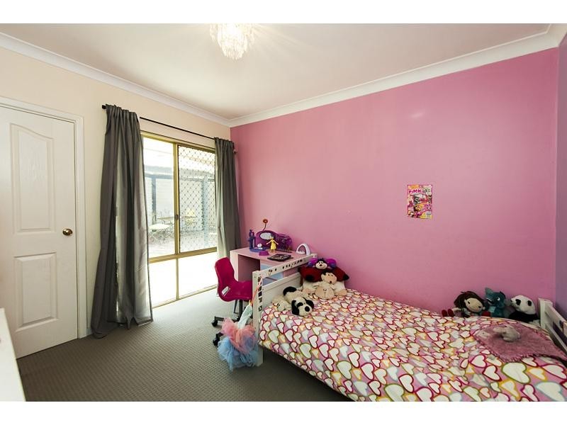 6 Reef Place, Safety Bay WA 6169