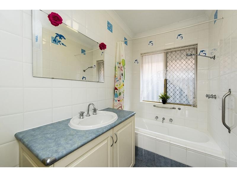 6 Reef Place, Safety Bay WA 6169