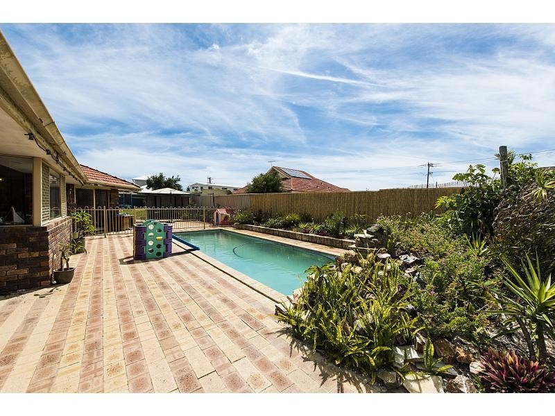 6 Reef Place, Safety Bay WA 6169