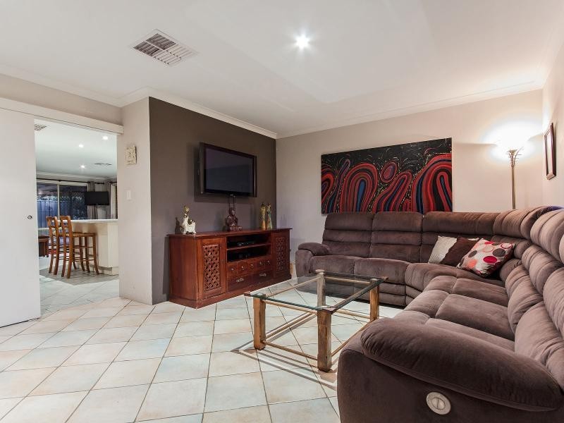 11 Ozark Place, Warnbro WA 6169