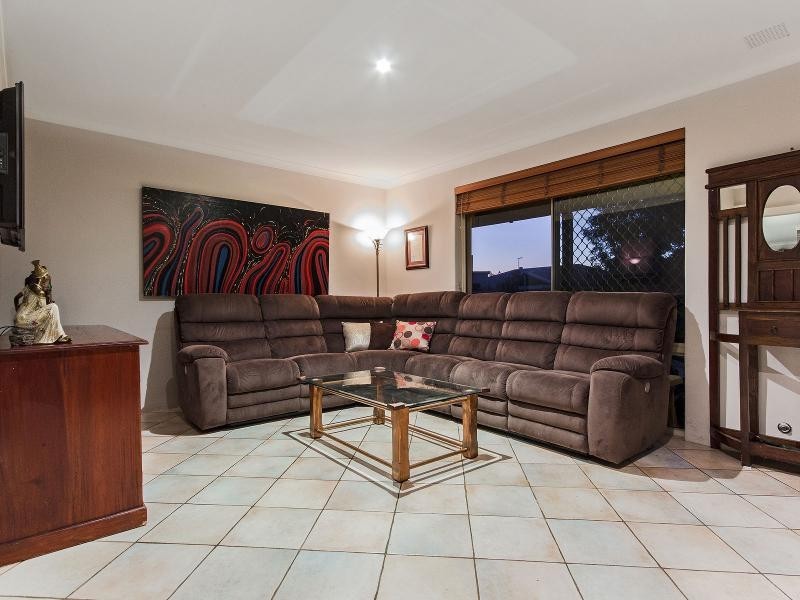 11 Ozark Place, Warnbro WA 6169