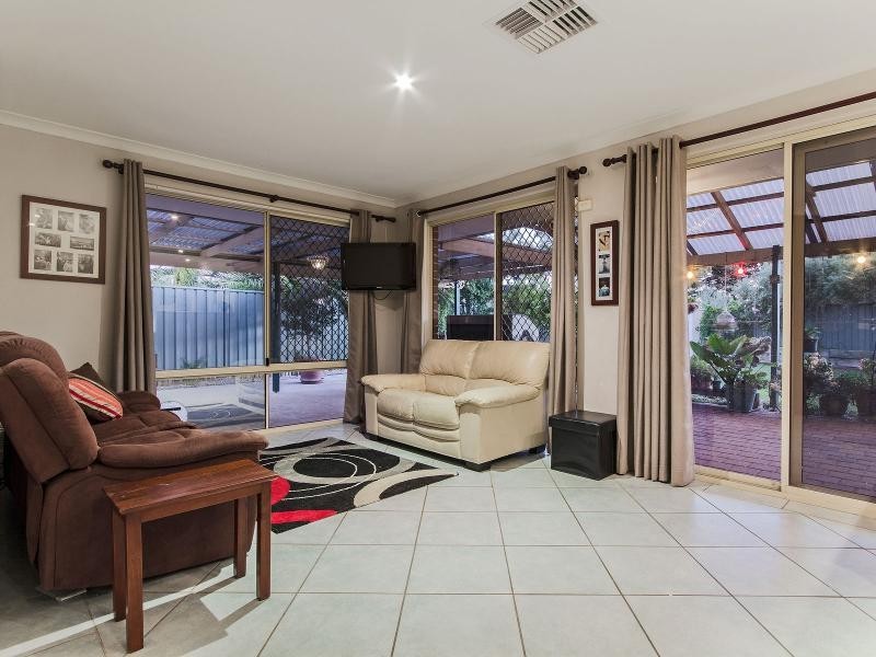 11 Ozark Place, Warnbro WA 6169