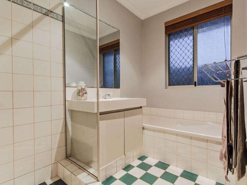 11 Ozark Place, Warnbro WA 6169