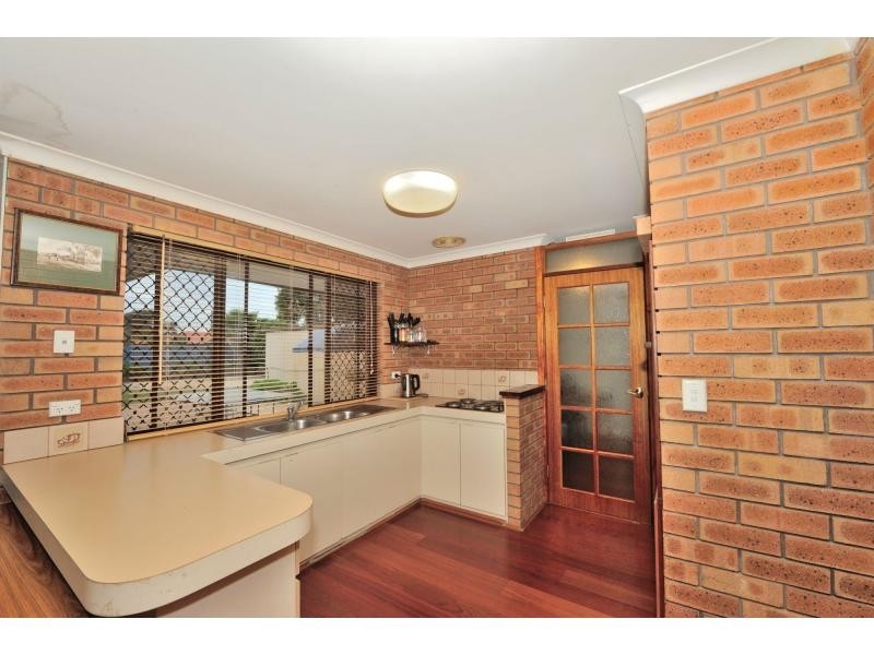 14 Frome Way, Cooloongup WA 6168