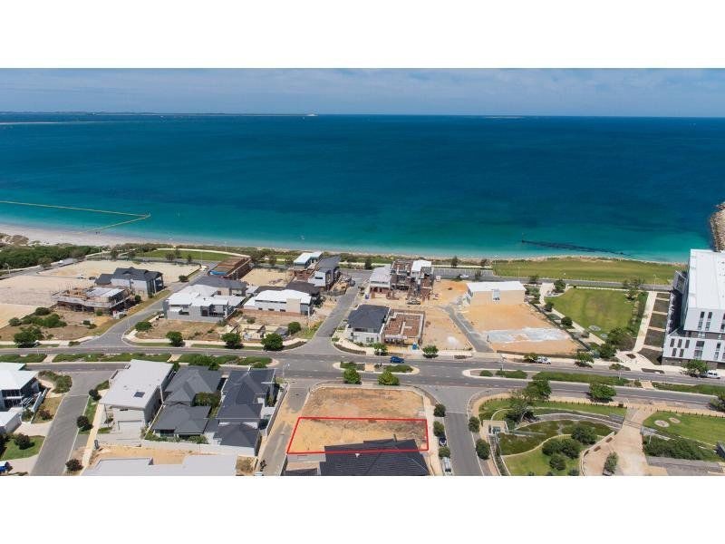 4 Lucretia Circle, North Coogee WA 6163