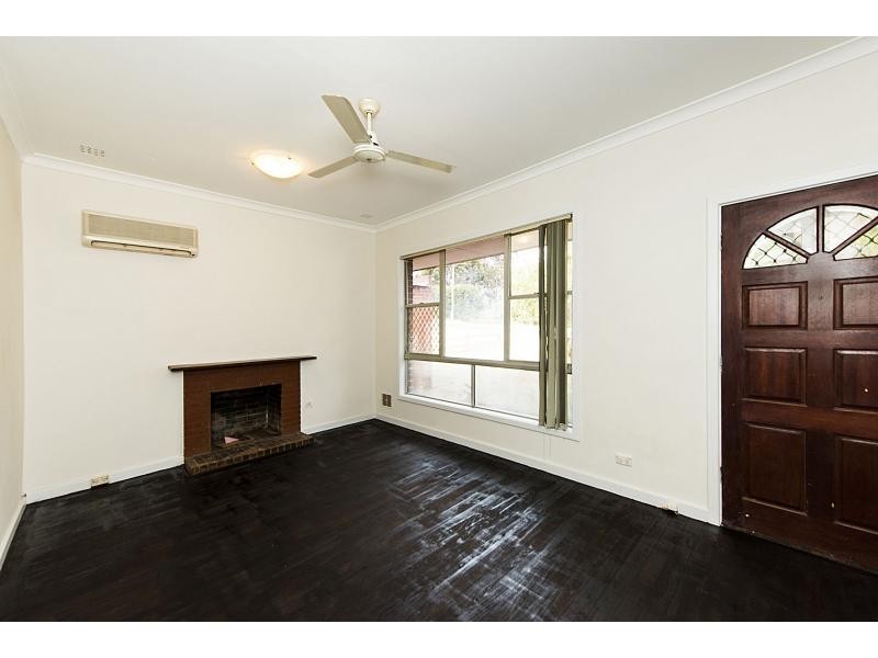 9 Pudney Place, Orelia WA 6167