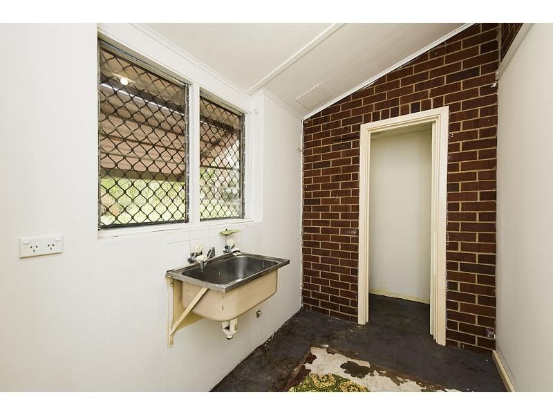 9 Pudney Place, Orelia WA 6167