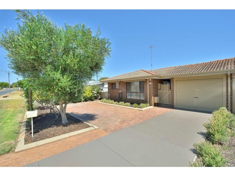 1B Eacott Street, Mandurah WA 6210