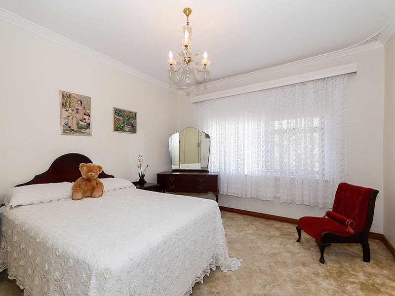 5 Thorman Place, Booragoon WA 6154