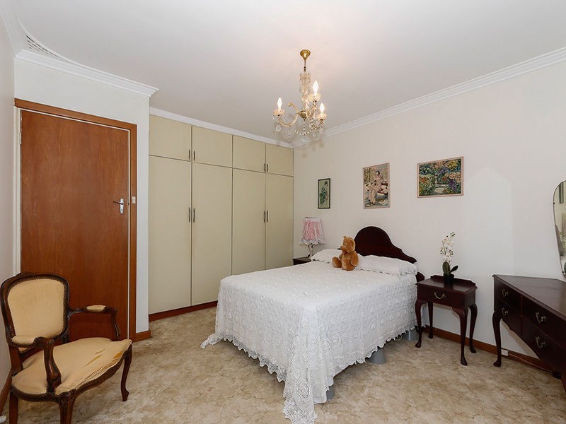 5 Thorman Place, Booragoon WA 6154