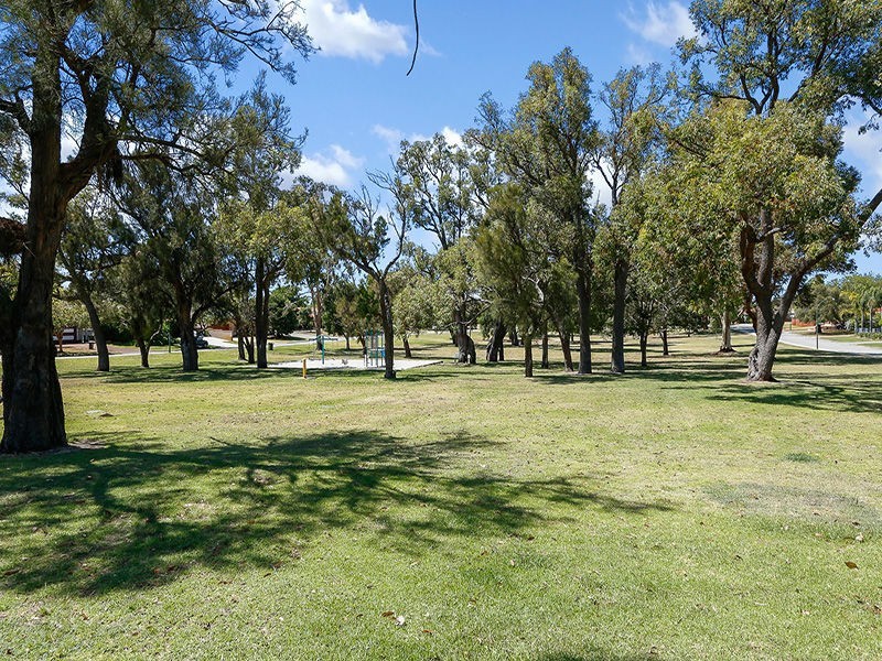 5 Thorman Place, Booragoon WA 6154