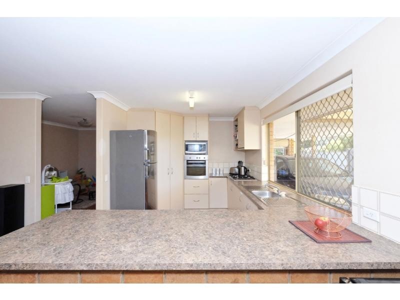 1 Gordon Place, Huntingdale WA 6110