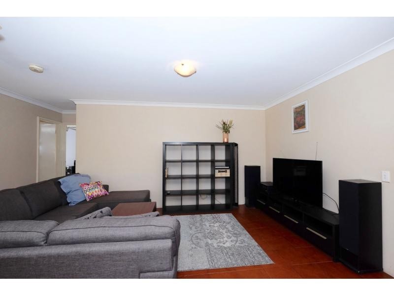 1 Gordon Place, Huntingdale WA 6110