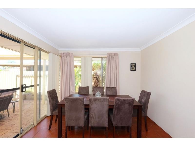 1 Gordon Place, Huntingdale WA 6110