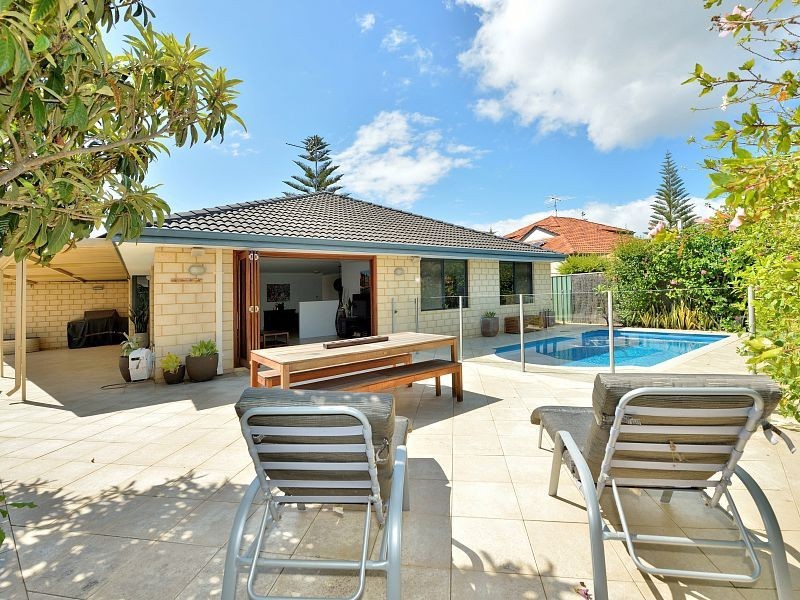 17 Enterprise Avenue, Falcon WA 6210