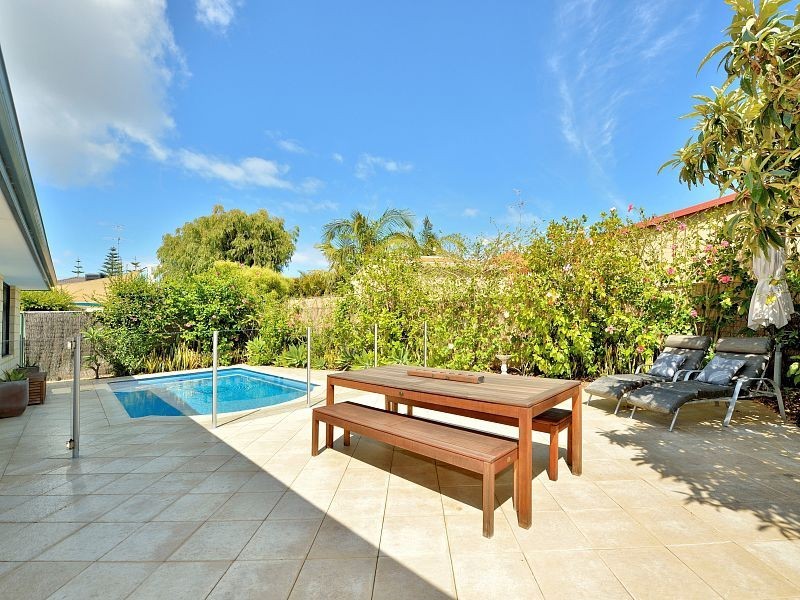 17 Enterprise Avenue, Falcon WA 6210