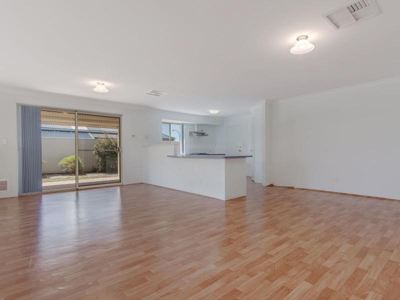 43 Abbeytown Circle, Waikiki WA 6169