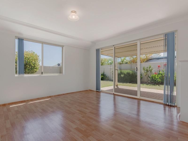 43 Abbeytown Circle, Waikiki WA 6169