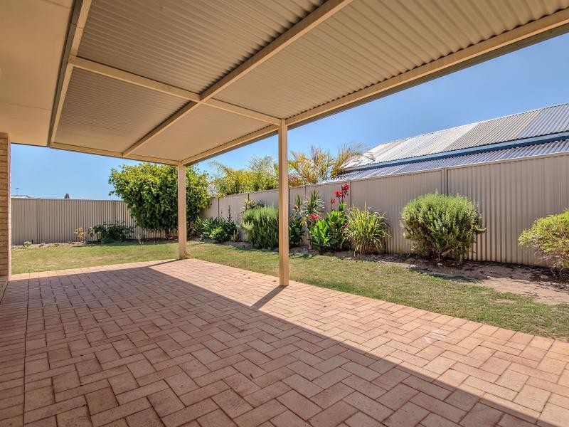 43 Abbeytown Circle, Waikiki WA 6169