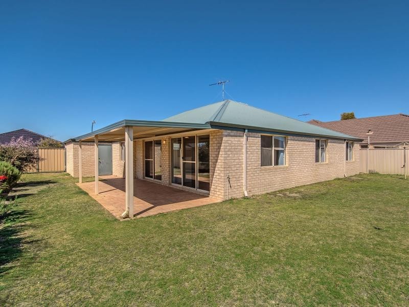 43 Abbeytown Circle, Waikiki WA 6169