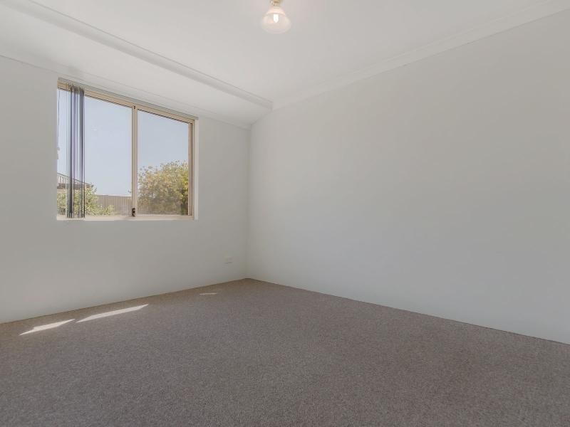 43 Abbeytown Circle, Waikiki WA 6169