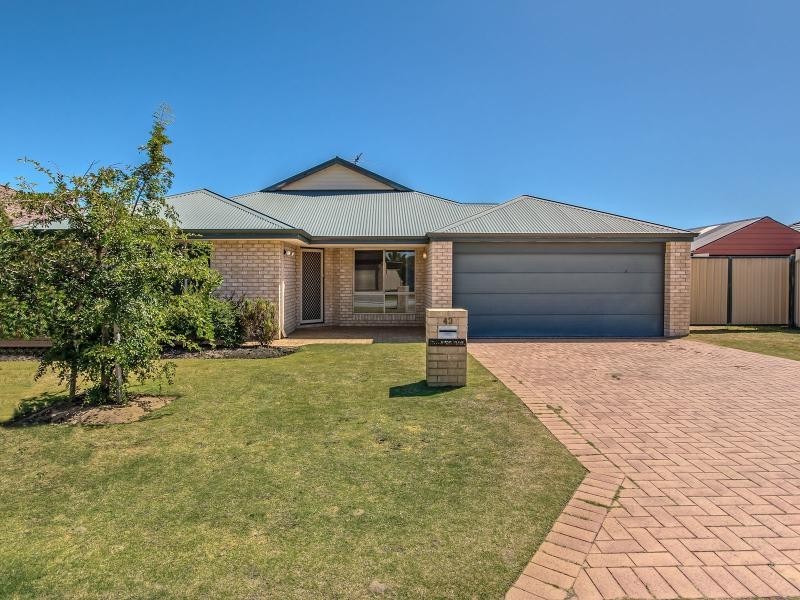 43 Abbeytown Circle, Waikiki WA 6169