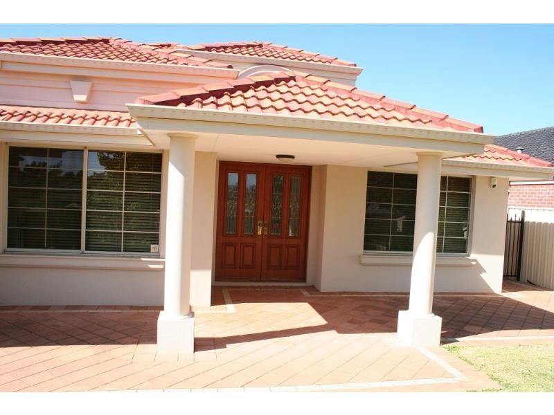 67 Peterborough Circle, North Lake WA 6163