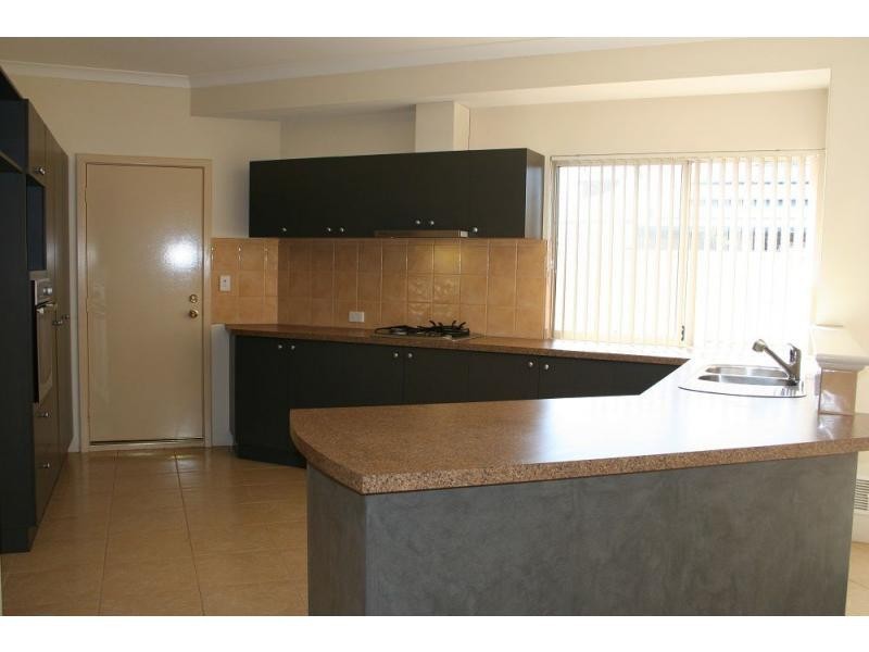 67 Peterborough Circle, North Lake WA 6163