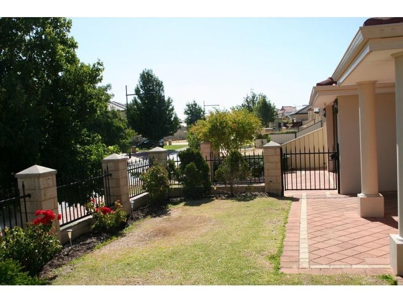 67 Peterborough Circle, North Lake WA 6163