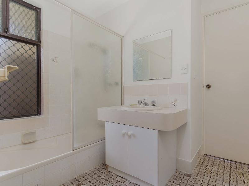 52a Waikiki Road, Safety Bay WA 6169