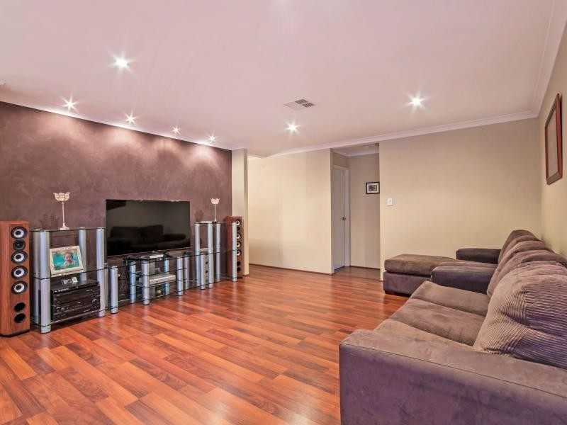 12 Lucky Bay Road, Secret Harbour WA 6173